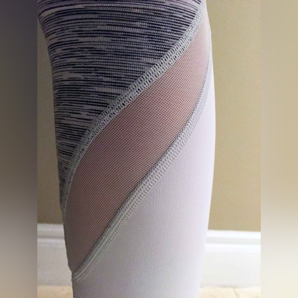 Lululemon💎Wunder Under Crop II Roll Down Mesh✨Wee Are From Space Silver Spoon✨4 - Picture 4 of 17